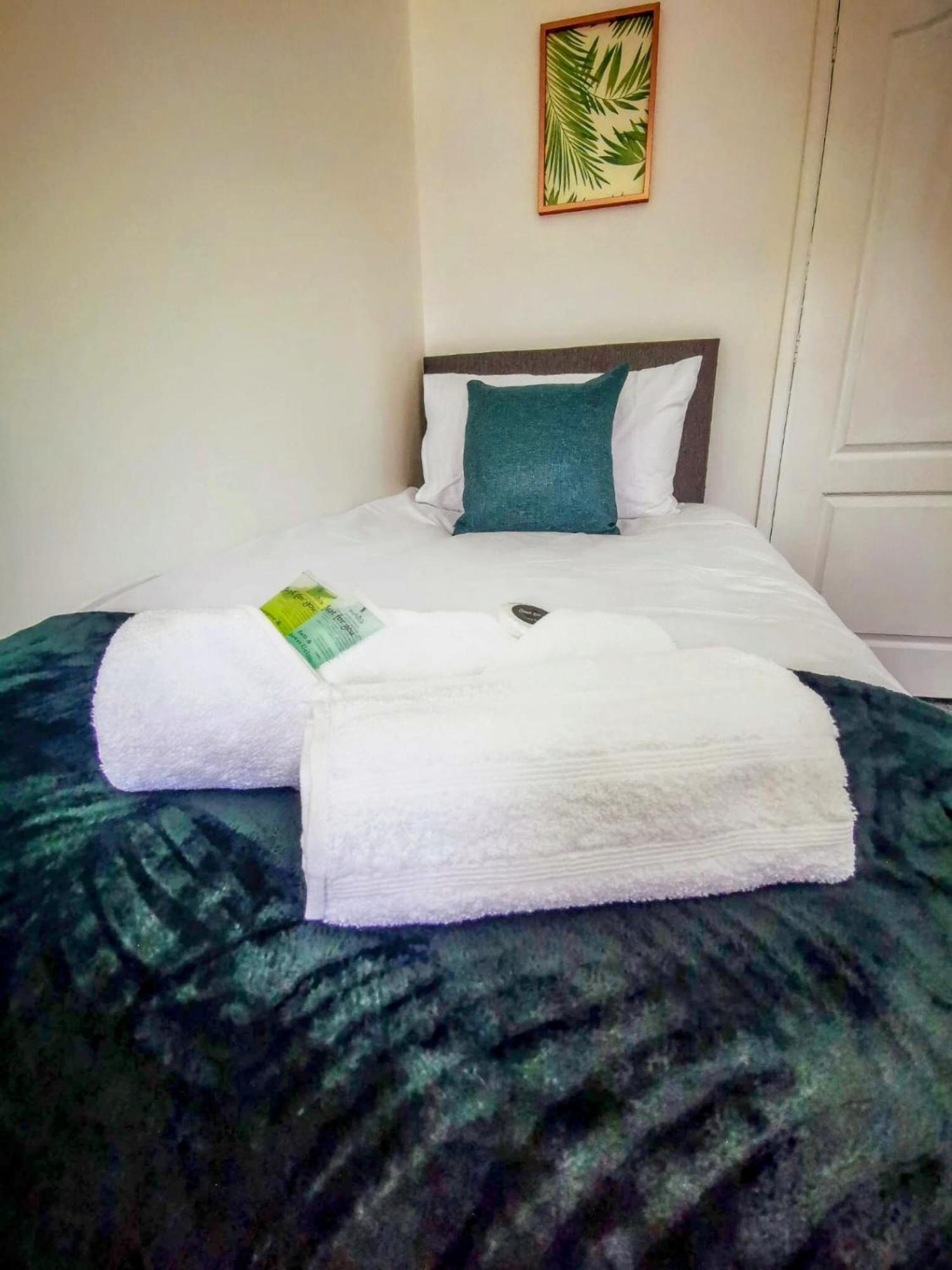No 7 - Bright, Spacious 3 Bed Home With Parking & Wifi Huyton Exterior foto