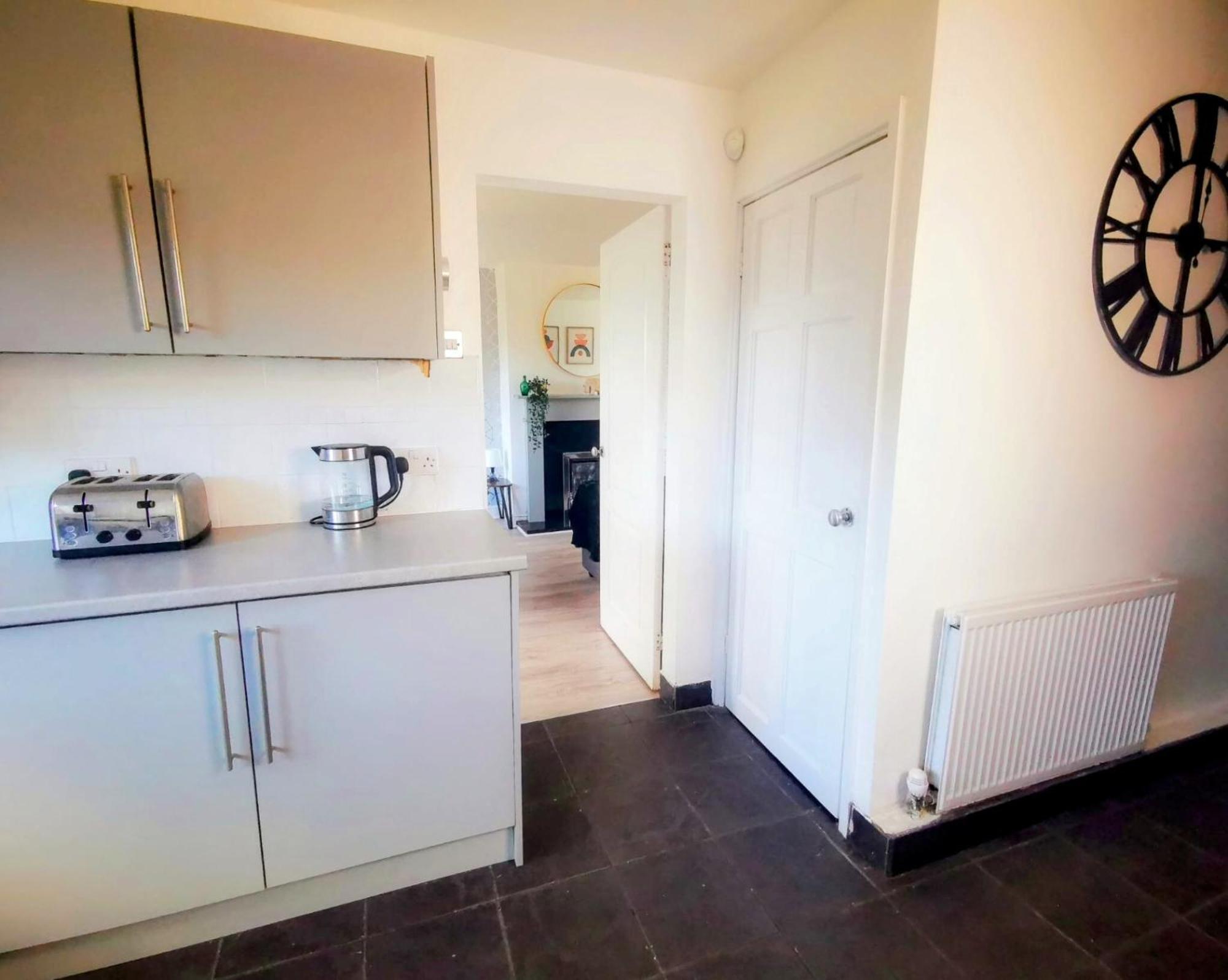 No 7 - Bright, Spacious 3 Bed Home With Parking & Wifi Huyton Exterior foto